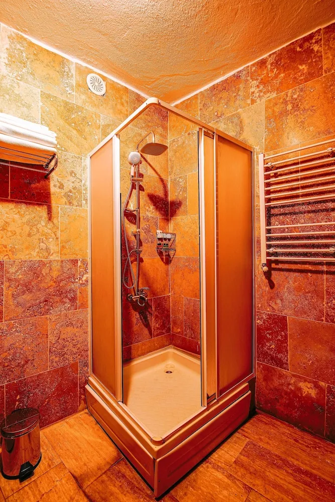 Signature Süit, 1 Büyük (Queen) Boy Yatak, Vadi Manzaralı, Bahçeli