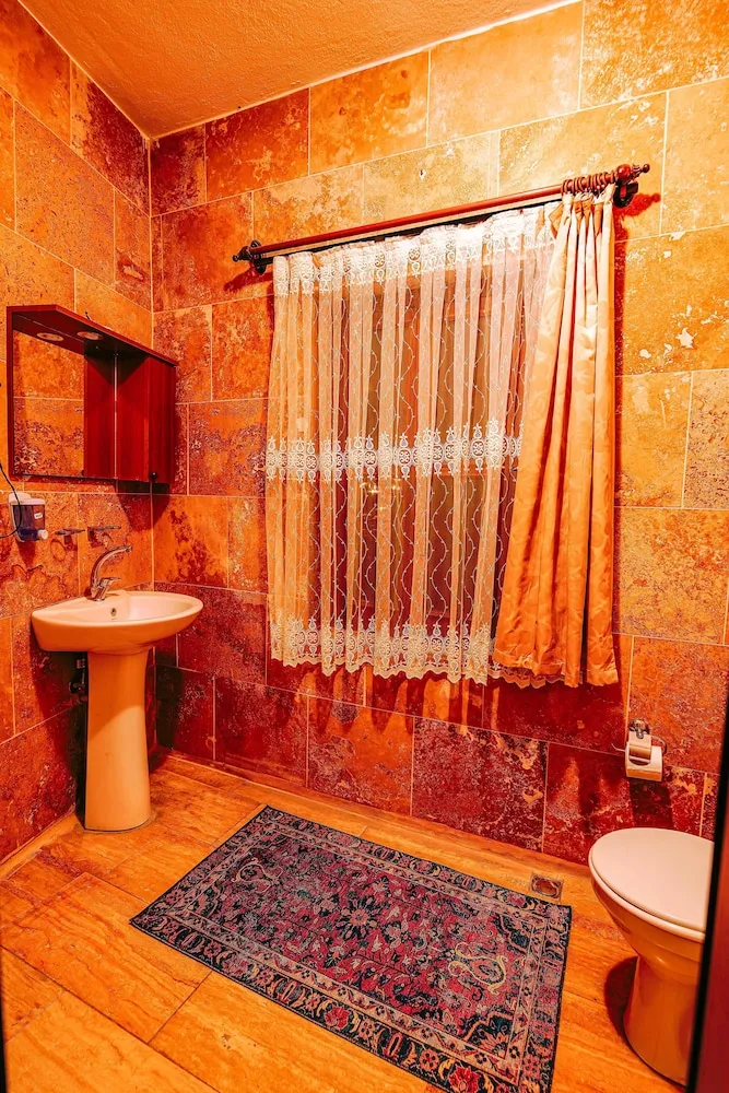 Signature Süit, 1 Büyük (Queen) Boy Yatak, Vadi Manzaralı, Bahçeli