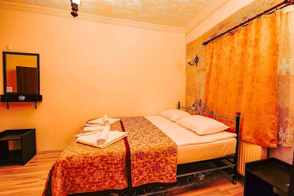 Standard Tek Büyük Yataklı Oda, 1 Büyük (Queen) Boy Yatak, Avlu Manzaralı, Zemin Kat