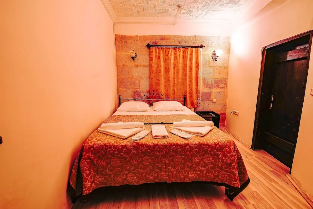 Standard Tek Büyük Yataklı Oda, 1 Büyük (Queen) Boy Yatak, Avlu Manzaralı, Zemin Kat