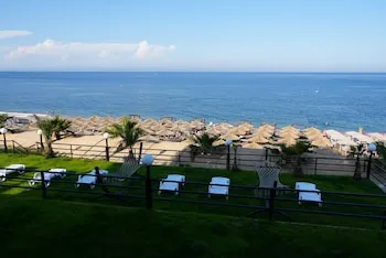 Sandhill Hotel