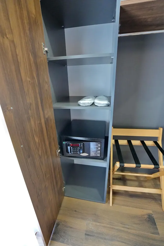 Deluxe Single Room,