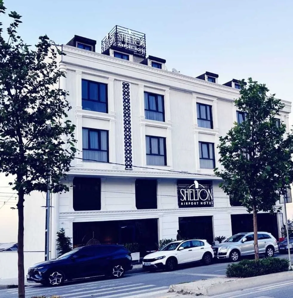 Shelton Airport Otel