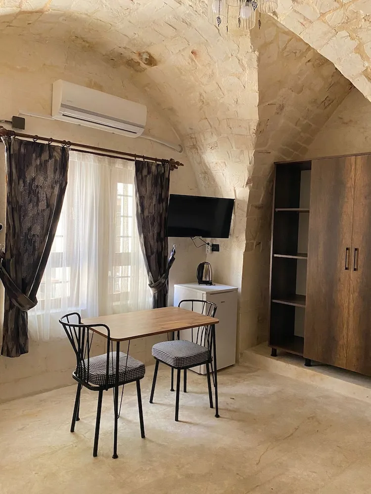 102 KARAHAN TEPE