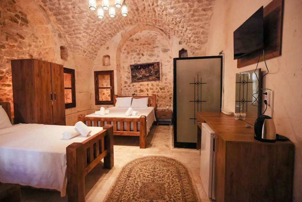 3002