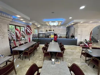 Beyaz Köşk Hotel & Cafe