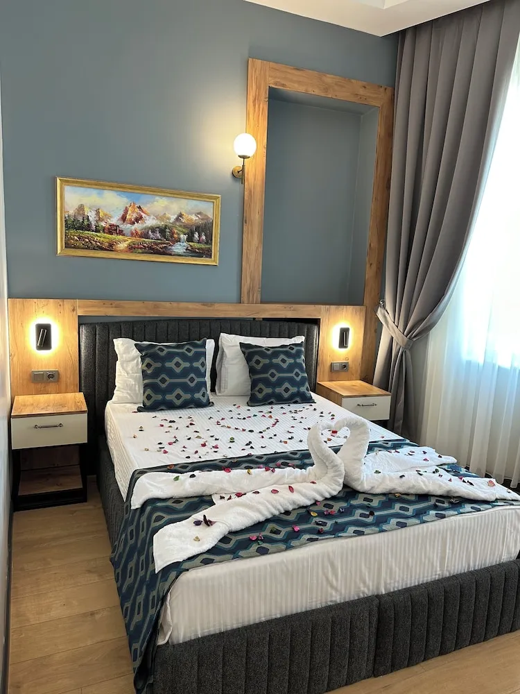 Deluxe Tek Büyük Yataklı Oda