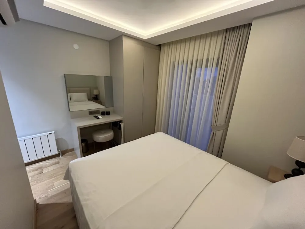 Standard Tek Büyük Yataklı Oda