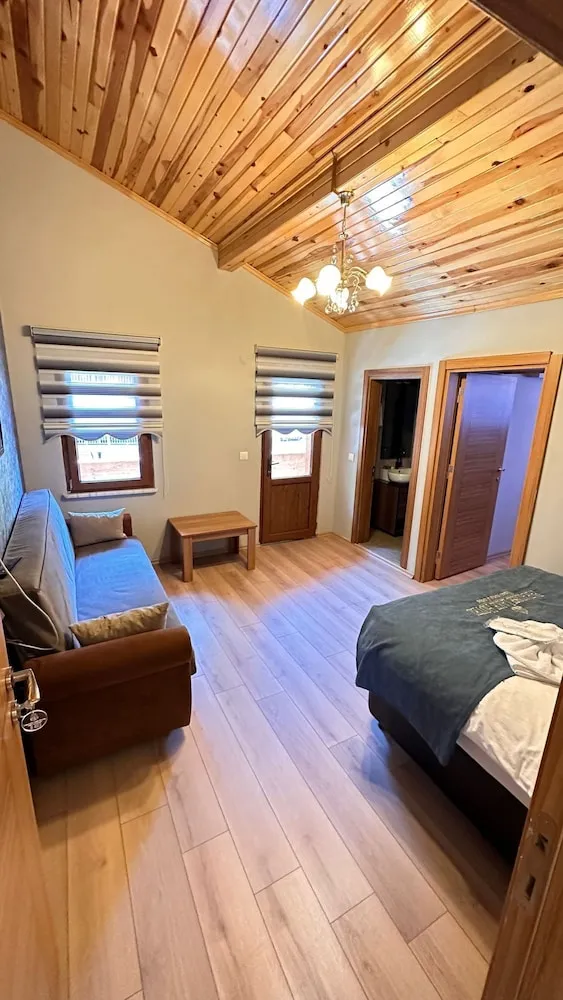 Deluxe Dört Kişilik Oda, Dağ Manzaralı