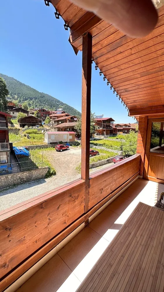 Deluxe Dört Kişilik Oda, Dağ Manzaralı