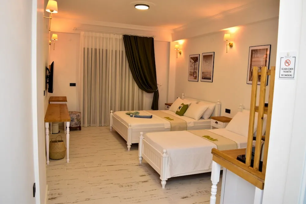 Deluxe Üç Kişilik Oda, Balkon, Deniz Manzaralı