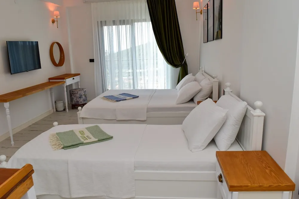 Deluxe Üç Kişilik Oda, Balkon, Deniz Manzaralı