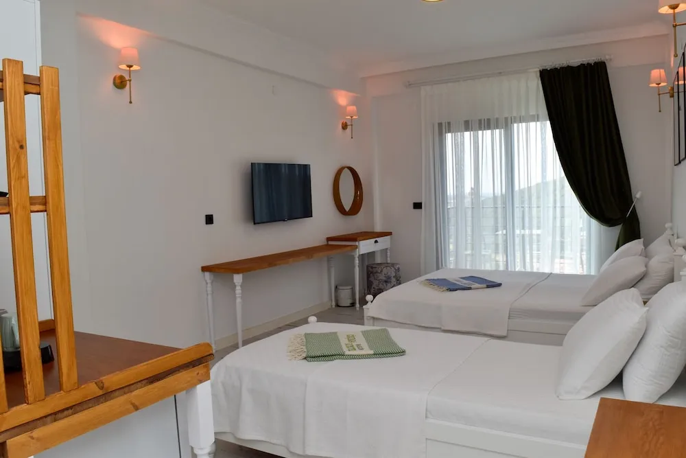 Deluxe Üç Kişilik Oda, Balkon, Deniz Manzaralı