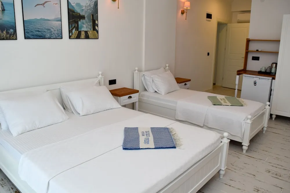 Deluxe Üç Kişilik Oda, Balkon, Deniz Manzaralı