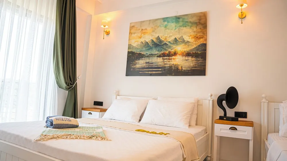 Deluxe Üç Kişilik Oda, Balkon, Deniz Manzaralı