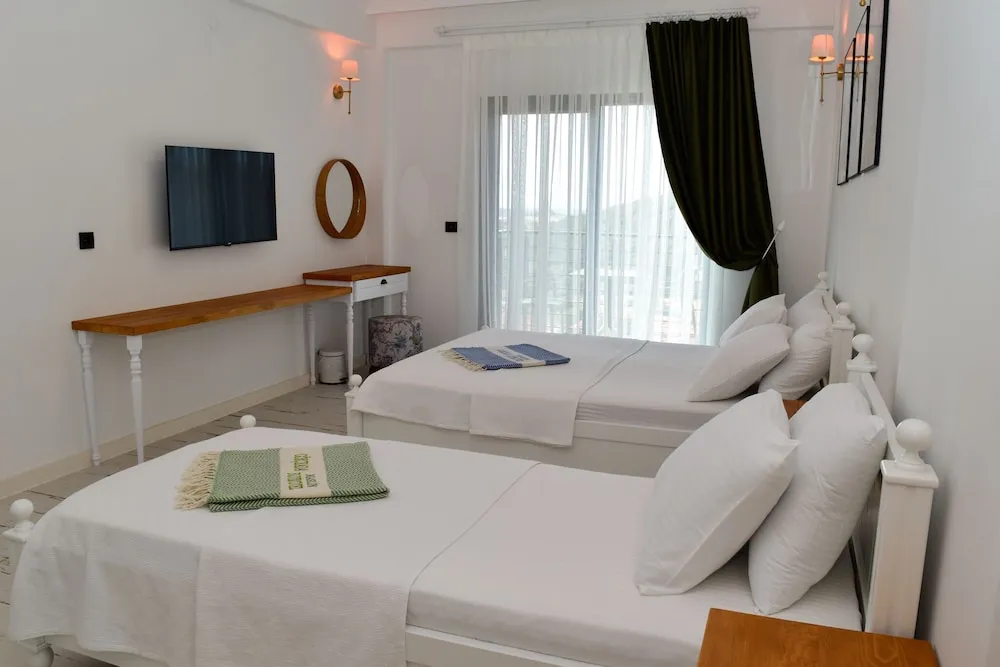 Deluxe Üç Kişilik Oda, Balkon, Deniz Manzaralı