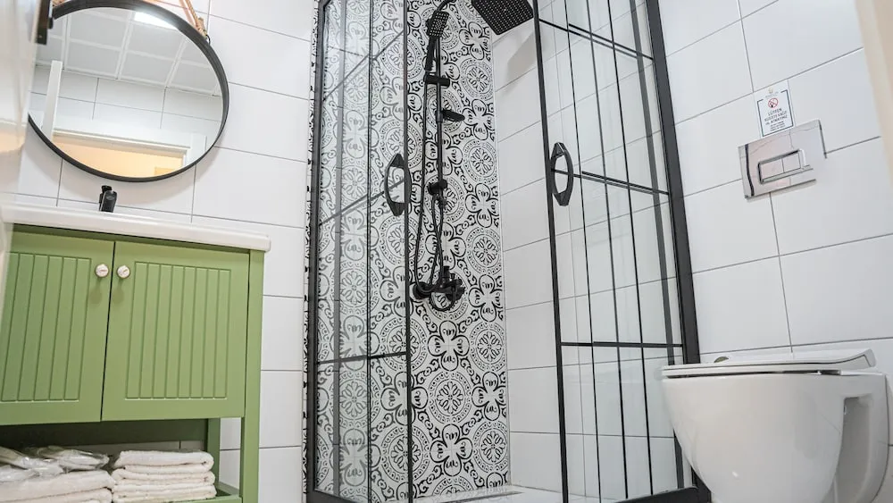 Deluxe Tek Büyük Yataklı Oda, Balkon, Deniz Manzaralı