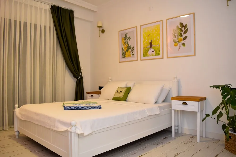 Deluxe Tek Büyük Yataklı Oda, Balkon, Deniz Manzaralı