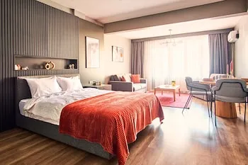 TAKS-INN Suites