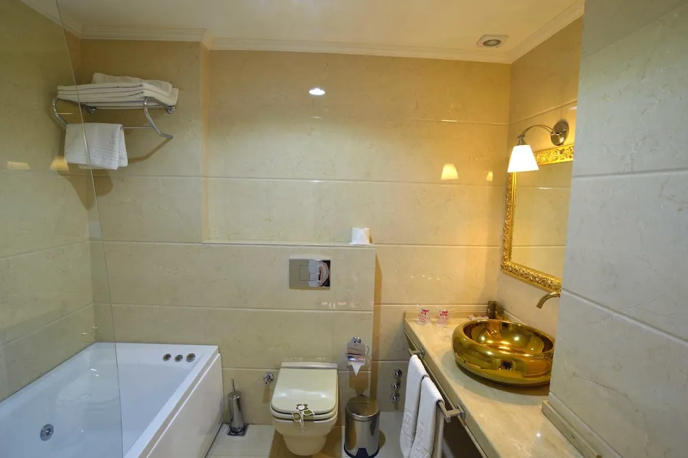 King Suite with Jacuzzi