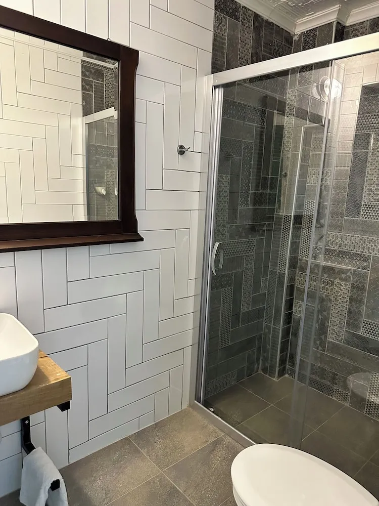 Comfort Oda, 1 Büyük (Queen) Boy Yatak