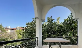 Cabbana Hotel Lara