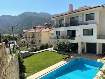 White Suites İçmeler