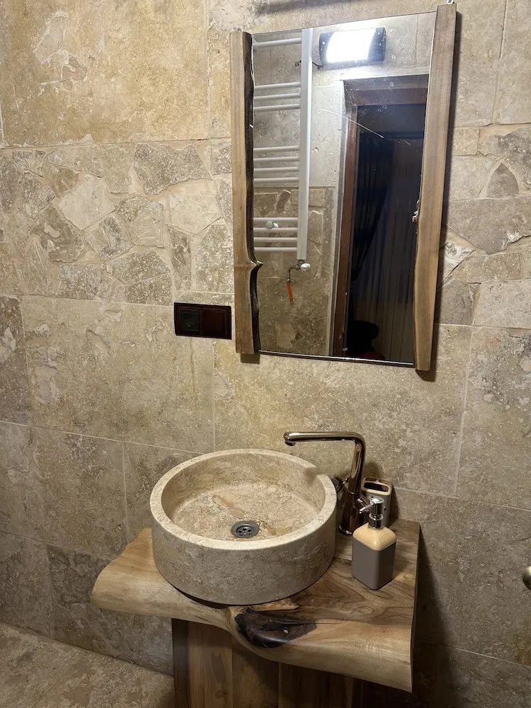 Premium Tek Büyük Yataklı Oda