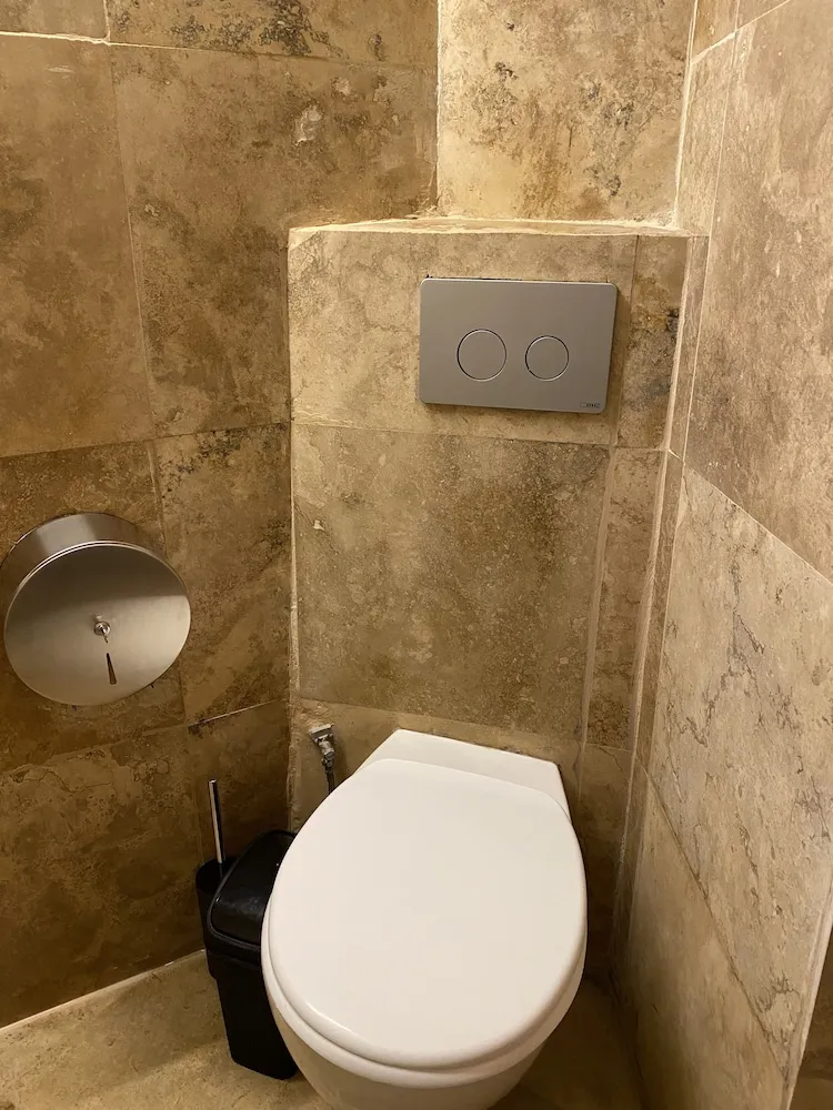 Traditional Tek Büyük Yataklı Oda