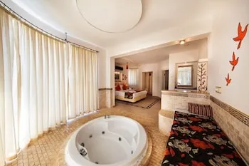 Golden Life Heights Deluxe Suite Hotel - Yetişkin Oteli