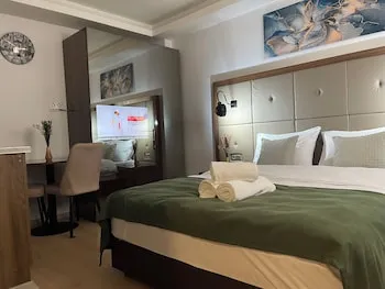 Elegance Suites