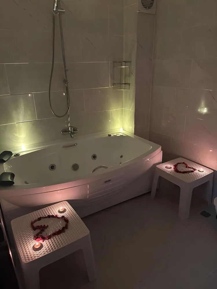 Romantic Tek Büyük Yataklı Oda, Küvet