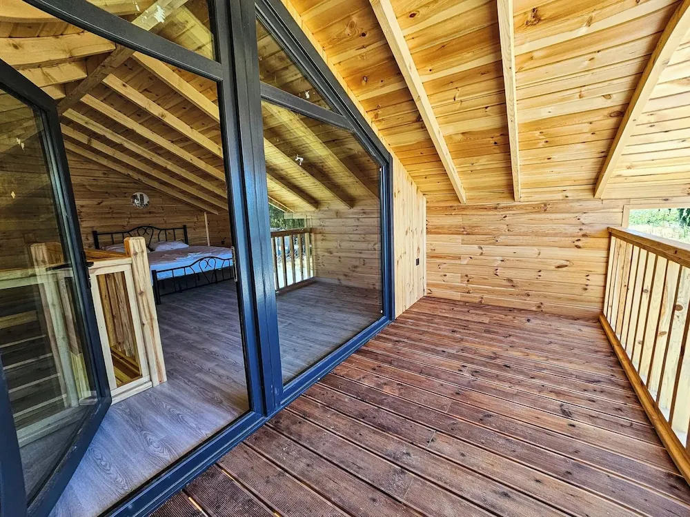Deluxe Bungalov, Göl Manzaralı