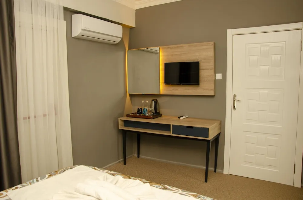 Luxury Tek Büyük Yataklı Oda, 1 Büyük (Queen) Boy Yatak, Balkon