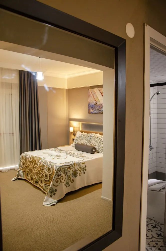 Luxury Tek Büyük Yataklı Oda, 1 Büyük (Queen) Boy Yatak, Balkon