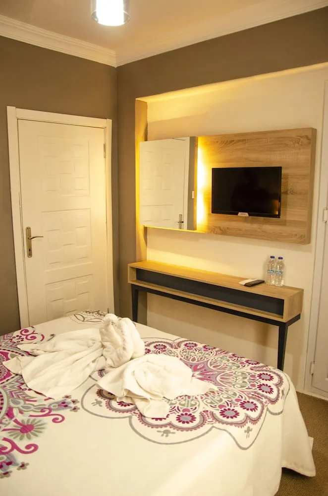 Luxury Tek Büyük Yataklı Oda, 1 Büyük (Queen) Boy Yatak, Balkon