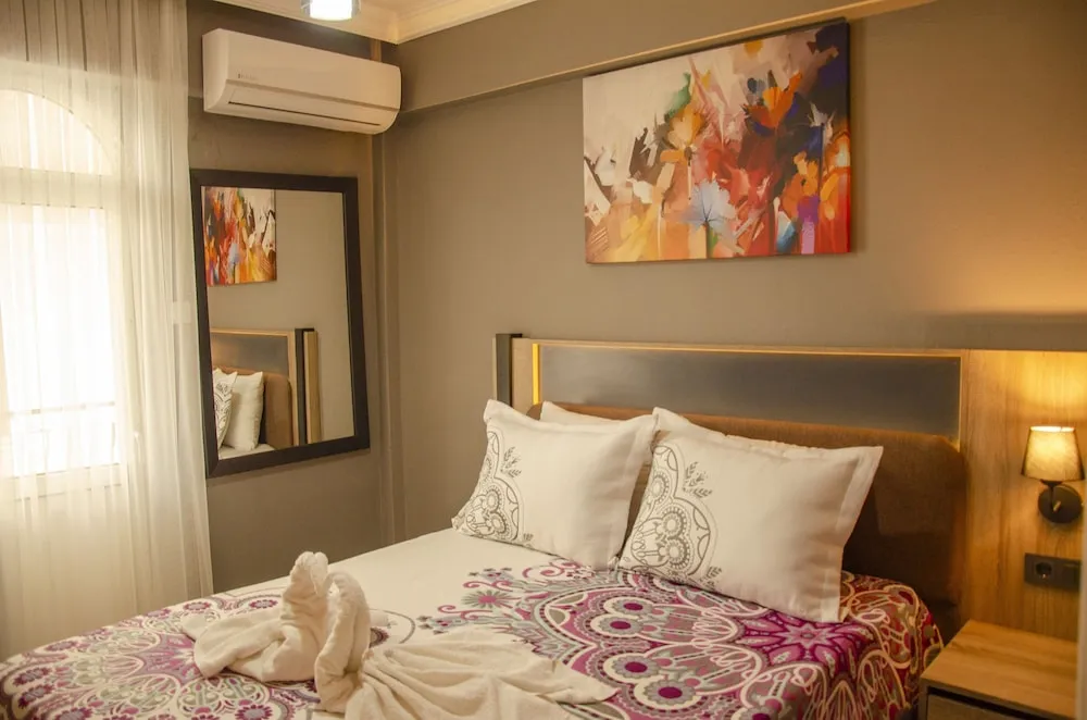 Luxury Tek Büyük Yataklı Oda, 1 Büyük (Queen) Boy Yatak, Balkon