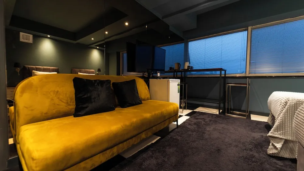 Twin Standard Studio