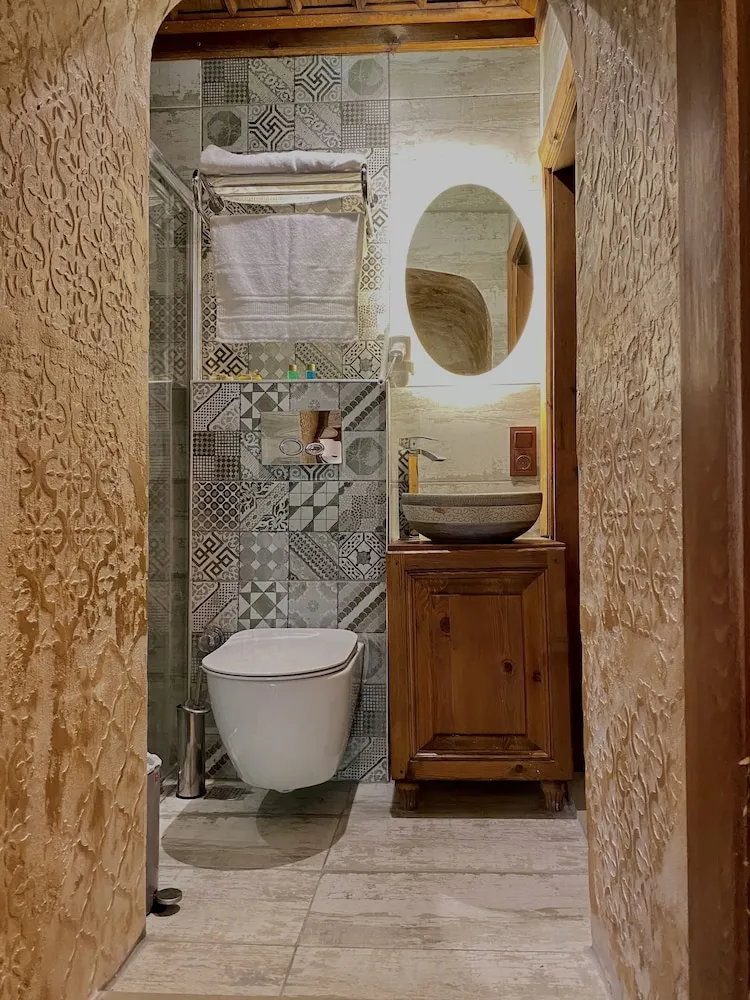 Traditional Tek Büyük Yataklı Oda