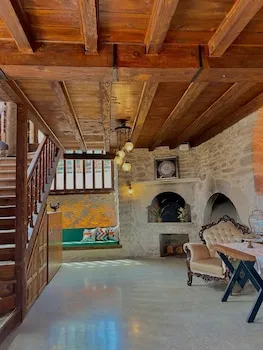 Saffronia 1900 Boutique Hotel