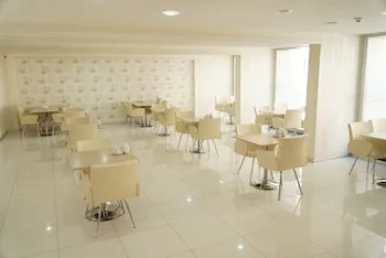 Otel Çınas