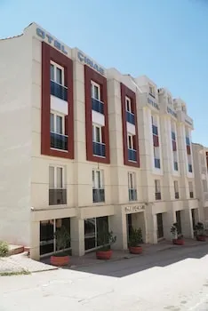 Otel Çınas