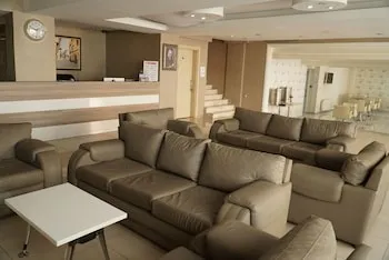 Otel Çınas