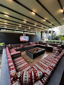 Fifty Three Otel