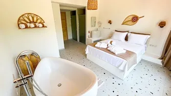 Thanos Hotel