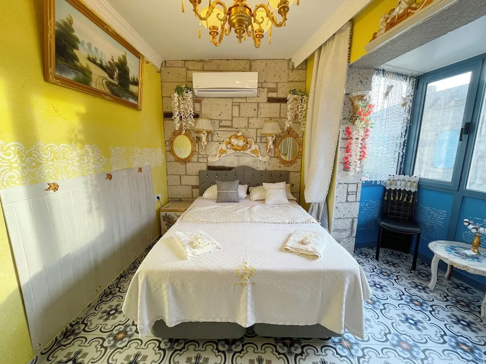 Luxury Tek Büyük Yataklı Oda