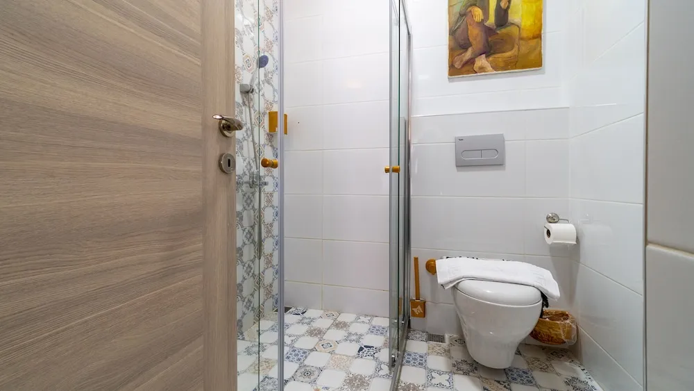 Standard Tek Büyük Yataklı Oda