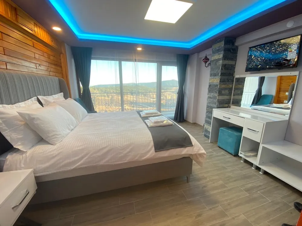 Panoramic Süit, 1 Büyük (Queen) Boy Yatak ve Çekyat, Sigara İçilmez, Dağ Manzaralı