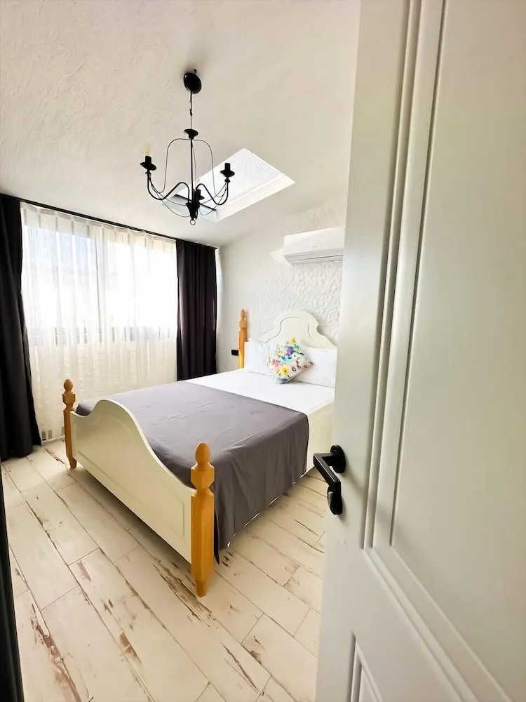 Deluxe Süit, Avlu Manzaralı