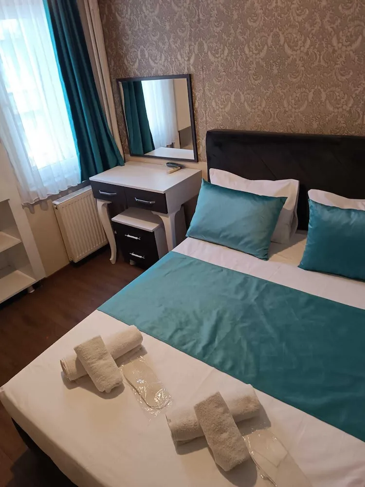 Classic Tek Büyük Yataklı Oda